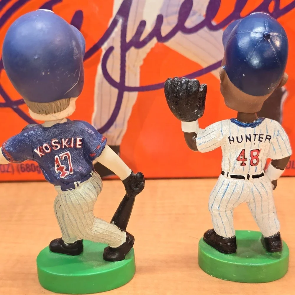 Lot of Minnesota Twins Baseball‎ Collectibles Wheaties Coke Bobble Heads VHS VTG